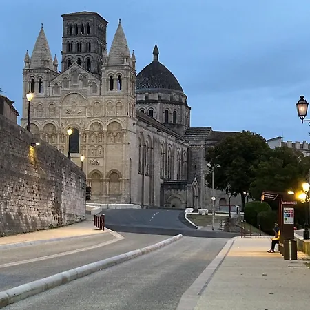 Wilson Cathedrale شقة